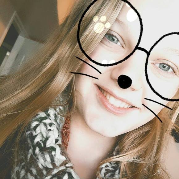 Meet your Posher, Eden - Picture 1 of 1